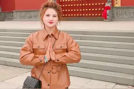 5月1日（农历四月初四）恭迎文殊菩萨诞辰！值此殊胜日，祈愿菩萨以智慧之光护佑女儿高考福慧双增.高考顺利.金榜题名超常发挥，考上理想大学 思维敏捷如文殊剑，破题解难明晰通透。愿所求皆得，笔落生花．文殊菩萨慈悲护持，愿每一份努力都被智慧照亮，梦想得偿！ #高考#五一#文 殊菩萨保佑#祈福
