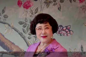 洪崖洞的产权究竟是谁的？#何永智 #洪崖洞 #洪崖洞夜景 #重庆旅游 #重庆美好推荐官视频封面