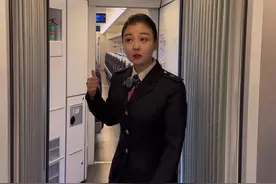 高铁广播是人工还是录音 #影老板 #中国铁路 #听东北人科普铁路太上头了视频封面