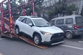 汽车托运是怎么装车的##拖车 #汽车搬运工一直在路上 #轿运车