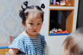 搞笑小姐妹，可爱到爆炸💥#看一遍笑一遍#俩活宝视频封面