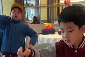 兄弟俩床头吵架床尾和#日常vlog #暴躁 #兄弟俩视频封面