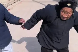 中国最后的小脚老人#爹娘的恩情还也还不够 #老物件勾起一代人的回忆视频封面