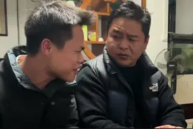 听说你三岁就拿眼镜蛇跳绳喔@黄小弟⁸⁰¹⁸ #酒蒙子的日常 #我的乡村生活 后面那句话经典完视频封面