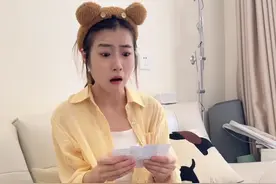 快找身边傻傻的朋友玩！#国庆假期的打开方式 #整蛊 #整蛊好友 #适合恶搞男友的方法