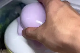 小气鼠不让看崽崽#养鼠日常分享 #仓鼠宝宝的日常 #萌宠出道计划 #仓鼠🐹 #它真的好像个小宝宝