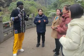 兴义马岭河峡谷欢迎你 #贵州方言 #兴义马岭河峡谷 #外国人在中国 #贵州文旅视频封面