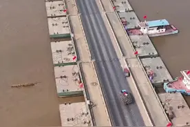 河南郑州花园口黄河浮桥。 #旅行推荐官 #探索发现 #出门逛春天视频封面