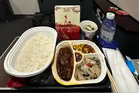 14分钟59元高铁商务座赠送54元盒饭蛋汤和零食饮品 石家庄-正定机场，14分钟59元高铁商务座赠送54元盒饭蛋汤和零食饮品，免费送站，沉浸式体验#高铁商务座 #商务座 #高铁