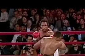 刘易斯和麦考尔的二番战，拳坛史上的未解之谜#拳击 #比赛现场 #猛不猛你们说了算 #拳王刘易斯 #麦考尔