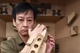 #日本大叔喜欢用纸壳来制作一些有趣的艺术品