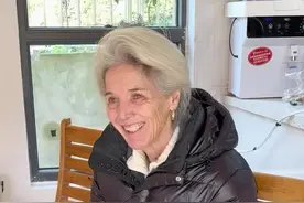 春节的时候除了要给小朋友发红包，也要给长辈发红包@热拉和贾斯珀 @兰儿姐 #外国女婿马大哈视频封面