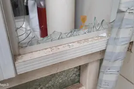 兄弟们给你们证实了钢化玻璃真的不能开孔，又一台空调白装了