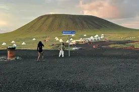 痛是看到你和新人用的情头是我喜欢的轻松熊的那一刻视频封面