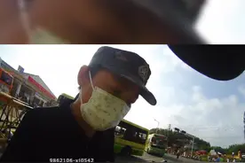 #护航高考交警同行 考生忘带证件，来宾铁骑10分钟送达@公安部交通管理局 @八桂警事 @广西交警 @来宾公安视频封面