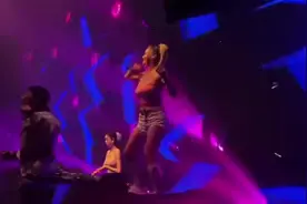 精选热门车载大碟丽音立体声高品质流行畅享靓歌新潮慢歌百听不厌视频封面