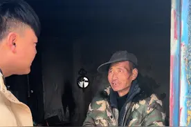 四河大爷一直打电话，原来是听到摄影师要结婚了，要来挑犁铧，和挑麻秸火呢，其实四河大爷也是一个懂得感恩的人#农村生活 #社会百态 #正能量 #四河大爷视频封面