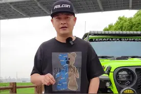 牧马人角斗士的新式改法，24款392标配空气悬挂套件即刻就能装车体验，舒适+姿态完美结合体#角斗士改装 #牧马人改装 #上海穿越车会视频封面