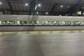 汉口火车站15分钟换乘时间，我一路狂飙