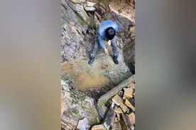 改造山泉水第五天，今天把出水口地面搞平了也把山泉水周围也搞了#记录真实生活 #每天都记录我的农村真实生活日常 #我的乡村生活 #新农人计划2024 #没有天生的好命只能奋不顾身努力视频封面