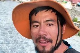 历经40天的艰难攀登，我终于成功登顶世界第二高峰K2并安全 下撤至斯卡杜城（海拔2200多米）！感谢乔戈里峰K2的接纳！感谢大家长期以来的关注和支持！#乔戈里峰 @DOU+小助手 @抖音短视频视频封面