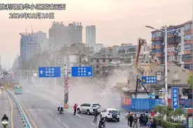 蚌埠市胜利路隆华小区拆迁画面#城市建设 #便民信息视频封面