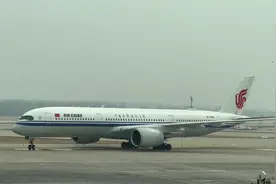 机翼的轰鸣声是我对自由的向往～～#慢下来看世界 #带你去旅行视频封面