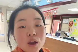 每天医院，带娃，上班，三点一线的生活，和时间赛跑，到现在还没吃早饭，马上从医院出去又要上班了，这样的日子好难熬，每分每秒都是煎熬，#电力小妹视频封面