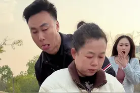 传递正能量！出门在外，一定要注意安全，不要让坏人有可趁之机。#正能量 #正义不会缺席视频封面