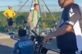 骑行男孩事件后续：如果你是当时这个司机，你避得开这次事故吗？视频封面