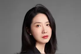 陕西柞水高速桥梁垮塌事件最新通报：已确认25辆车坠河、38人遇难、1人获救、仍有24人失联……唯一幸存者还原获救细节，拦车救人夫妻已被找到#陕西大桥垮塌已确认38人遇难 #陕西大桥垮塌救援现场 #新闻姐 @抖音短视频视频封面