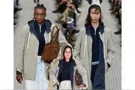 当秀场解构主义撞进日常衣橱👔#风衣 #miumiu #跟着秀场学穿搭