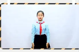 佩戴红领巾的正确方法#红领巾的正确系法 #红领巾披肩系法