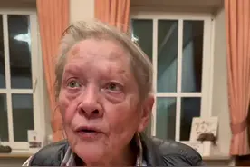 梅菜红烧肉彻底征服了德国50年厨师奶奶:这真的是用猪肉做了？入口即化的口感太美妙了！白干了！#老外吃中餐 #广东人在德国 #梅菜烧肉 #广东人在德国#海外生活视频封面