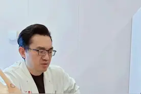 肘关节受限严重影响工作 #抖出健康知识宝藏 #硬核健康科普行动 #肘关节僵硬 #肘关节松解 #上海六院骨科欧阳元明视频封面