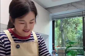 今天蒸了一锅大肉包，热腾腾的，面皮松软，馅料鲜嫩多汁，真的很好吃#肉包子#大肉包#美食教程 #治愈系美食