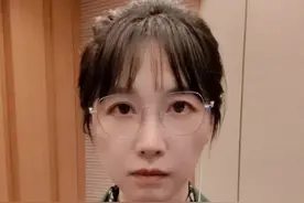 轻松筹，抽得轻松？#公司回应1万救命钱被抽走8千 #新闻姐 @抖音短视频视频封面