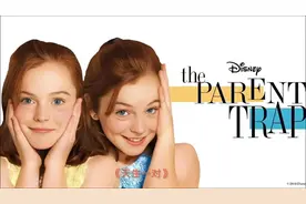 双胞胎姐妹为了撮合离异的父母，互换身份进各自家庭视频封面