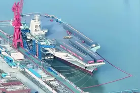 航母上的电磁弹射器到底怎么工作？ #航母 #电磁弹射 #舰载机视频封面