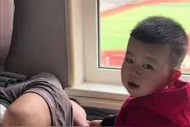 今天叫爸爸起床😂😂😂#亲子互动 #萌娃搞笑日常视频封面