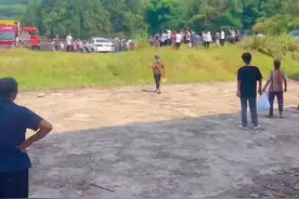 广安七一水库禁止钓鱼、说保护水资源、他们直接下网打鱼没事啊！#人山人海太热闹了 #拍摄现场 #同城优先视频封面