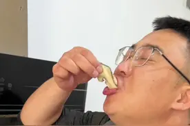 这个季节的乳山生蚝 肥嘟嘟的特别鲜美#源头好生鲜 #生蚝 #源头好货视频封面