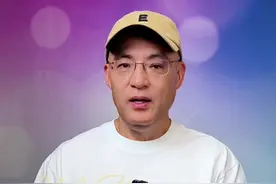 青岛打人女子，怎么有这样的底气？#大v说热点 #大v说 @热点小助手视频封面