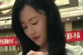 喷雾防晒有致白肺风险，你还敢用吗？皮肤补水是智商税视频封面