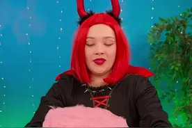 以为大棉花糖就是好的？恶魔这下被天使的小棉花糖比下去了！ #搞笑#糖果#棉花糖#网红零食#3-6岁儿童益智早教认字