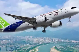 #贵港  规划贵港机场位于桂平市蒙圩镇，属军民两用机场