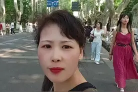 今天玩半天就要回家了，第一站去了南京大屠杀纪念馆，没有约到进不去，在外面打个卡拍了照片，然后去了南京的梧桐大道，这个景色是不错，还有鸡鸣寺，我感觉鸡鸣寺可以不去，但是去南京一定要去梧桐大道#去旅游 #南京梧桐大道 #打个卡 #逛一逛