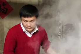 萝卜饺子 天冷了，就适合吃这一碗酸汤萝卜饺子！美得很。 #新农人计划2024 #抖音乡村生活家 #家的味道 #饺子 #乡村守护人视频封面