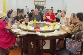 出生52年的龙和出生64年的龙在一起过本命年视频封面