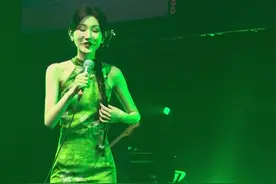 陈雪凝带着五年前的绿色杀回来了 #陈雪凝 #绿色 #这首歌真的拉回记忆了视频封面